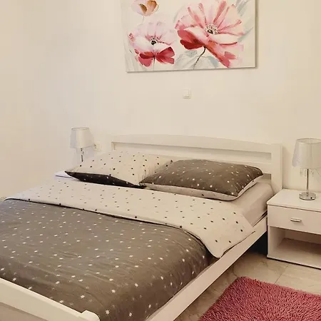 Sea View In Esperia Apartman *